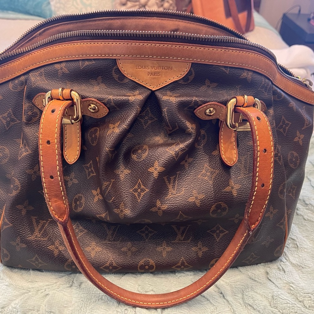 Authentic LV Tivoli GM
